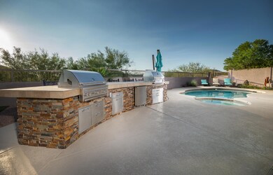 POOL & OUTDOOR KITCHEN