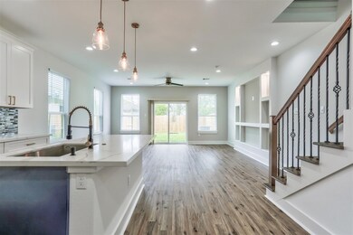 7703 Willow St unit B, Houston, TX 77088 - photo 4