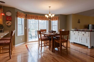 686 Bryant Rd, Manchester, NH 03109 - photo 4