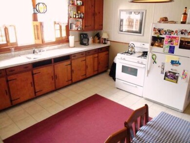 Kitchen. Large, Open, Eat-in kitchen
