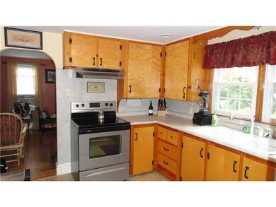 31 Campbell St, West Warwick, RI 02893 - photo 7