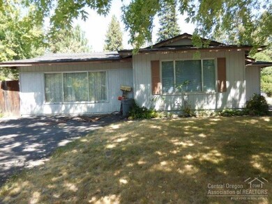 1404 NW Ithaca Ave, Bend, OR 97701 - photo 2
