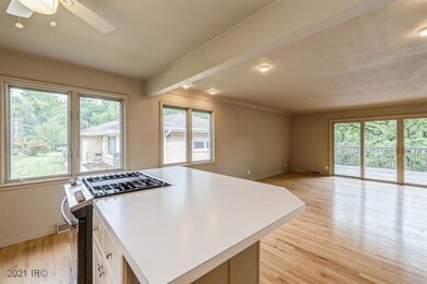 2910 Shadyoak Dr, Des Moines, IA 50310 - photo 7