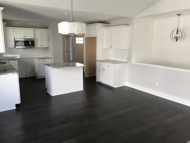 10197 dining and kitchen