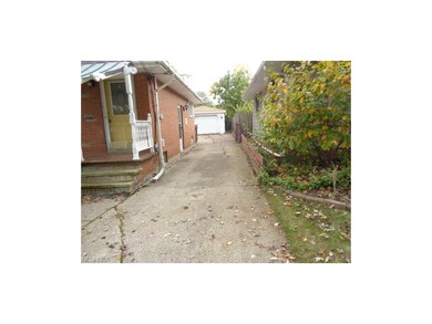 315 Gayle Dr, Sheffield Lake, OH 44054 - photo 6