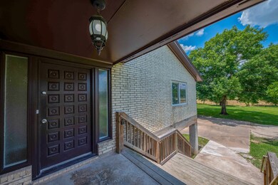 915 Baker Rd, Rosenberg, TX 77471 - photo 2