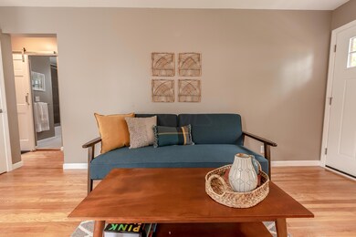 639 E Royal Forest Blvd, Columbus, OH 43214 - photo 5