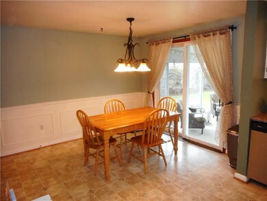 Kitchen Eat In Area