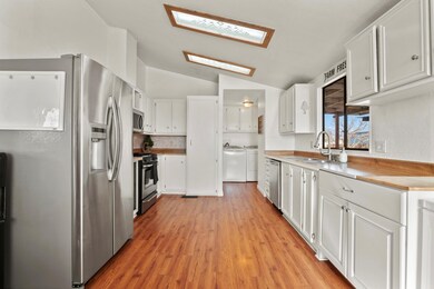 2640 60th St W, Rosamond, CA 93560 - photo 5