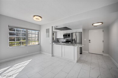 666 3rd St S unit 106, Naples, FL 34102 - photo 4