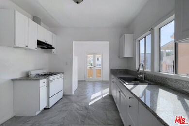 1823 S Highland Ave, Los Angeles, CA 90019 - photo 3