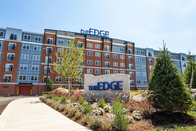 303 Dunbar St unit 418, Manchester, NH 03103 - photo 2