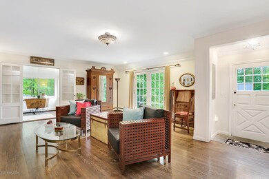 125 Hendrie Ave Riverside CT-large-007-6
