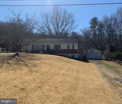 2605 Bomek Cir, Sykesville, MD 21784 - photo 3