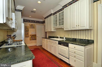 466 S Union St unit 11, Alexandria, VA 22314 - photo 4