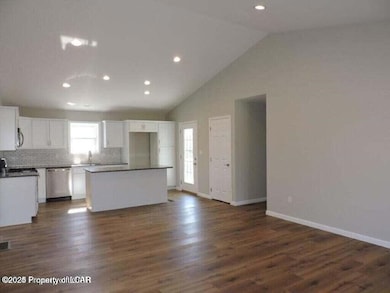 64 Cremard Blvd, Duryea, PA 18642 - photo 7