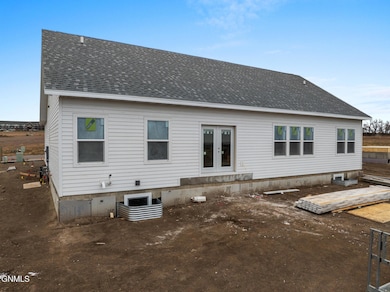 3022 29th Ave W, Williston, ND 58801 - photo 5