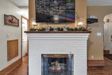 733 Bretton rd Lansing mi 48917-8