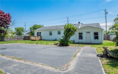 1560 W Main Rd, Middletown, RI 02842 - photo 3