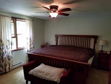 15 Salmon St, Newmarket, NH 03857 - photo 6