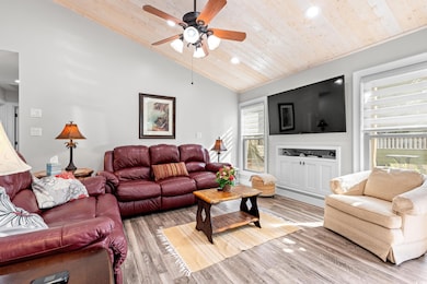 10064 Kings Rd, Myrtle Beach, SC 29572 - photo 5