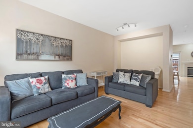 21050 Sojourn Ct, Germantown, MD 20876 - photo 5