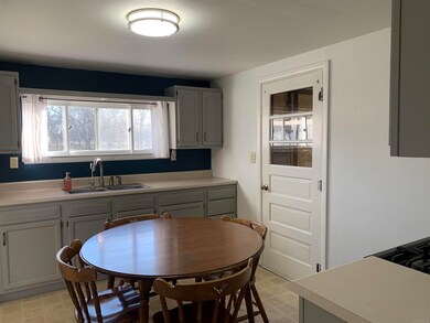 329 W Payton St, Greentown, IN 46936 - photo 6