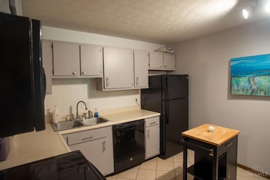 522 Riddle Rd, Cincinnati, OH 45220 - photo 6