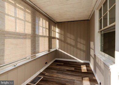 567 Billings Ave, Paulsboro, NJ 08066 - photo 3