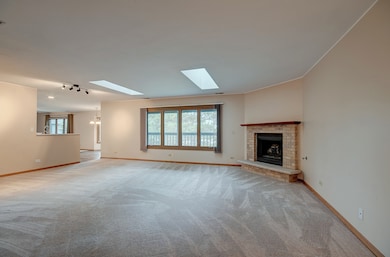 2757 Harbor Dr unit 2B1, Joliet, IL 60431 - photo 3