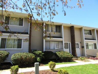 R3 Quincy Cir, Dayton, NJ 08810 - photo 2