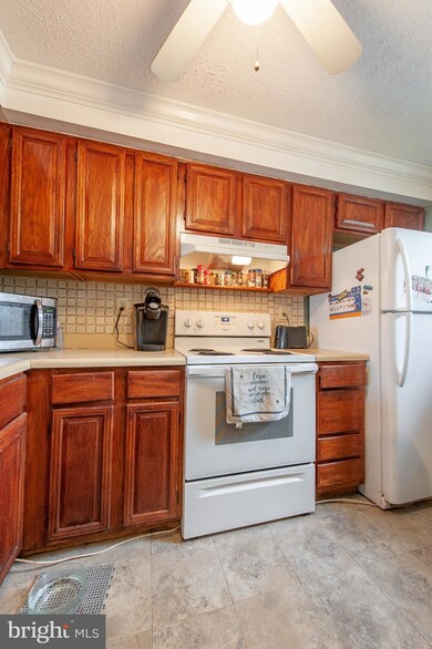 12601 Misty Meadow Place, Germantown, MD 20874 - photo 5