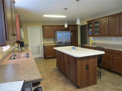 25 Cormorant Dr, Bechtelsville, PA 19505 - photo 4