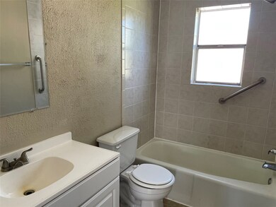 721 Circle Way, Alvin, TX 77511 - photo 5