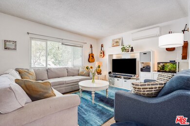 2328 West Blvd, Los Angeles, CA 90016 - photo 6