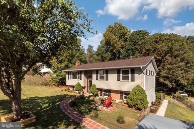 8607 Lagrange St, Lorton, VA 22079 - photo 2