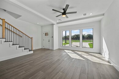 2103 Avenue B, Rosenberg, TX 77471 - photo 3