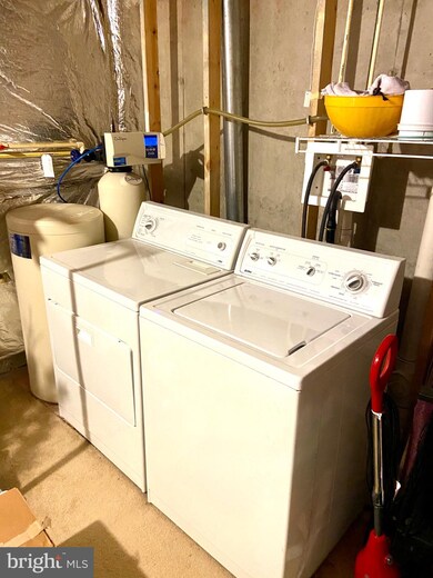 1402 Orchard View Rd, Reading, PA 19606 - photo 5