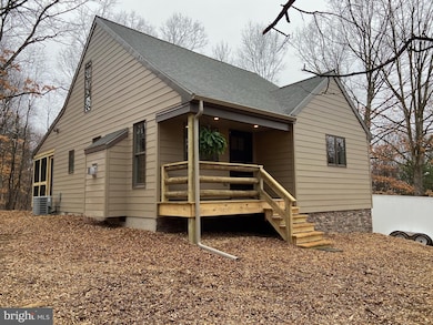 1735 Holly Hill Ln, Berkeley Springs, WV 25411 - photo 2