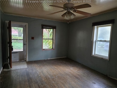 27 Short St, Malden, WV 25306 - photo 6