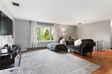 1410 Salisbury Rd, Allentown, PA 18103 - photo 3