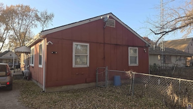 514 SE Locust St, Topeka, KS 66607 - photo 2