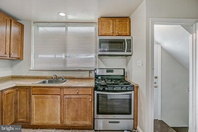 1202 Holton Ln, Takoma Park, MD 20912 - photo 4