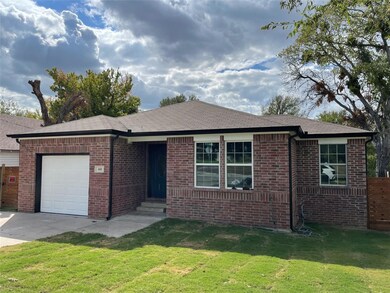 441 NE 5th St, Grand Prairie, TX 75050 - photo 4