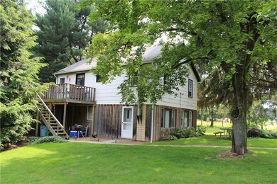 Apartment has Kitchen, Living Room 2 Bedroom and 1