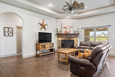 107 Doc Ballard Ct, Weatherford, TX 76088 - photo 4