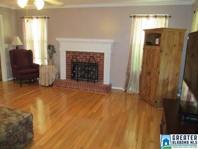 2433 Tracy Ln, Center Point, AL 35215 - photo 3