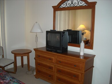 DRESSER IN MASTER