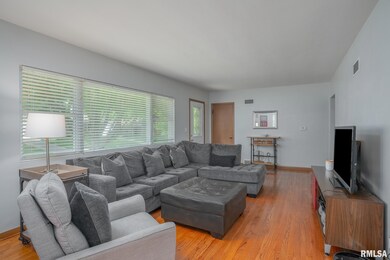 2857 Washington Ln, Davenport, IA 52804 - photo 4