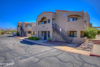 3 Exterior photo c